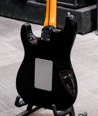 Fender - American Ultra Luxe Floyd Rose HSS Stratocaster Guitar, Rosewood fingerboard - Mystic Black 2